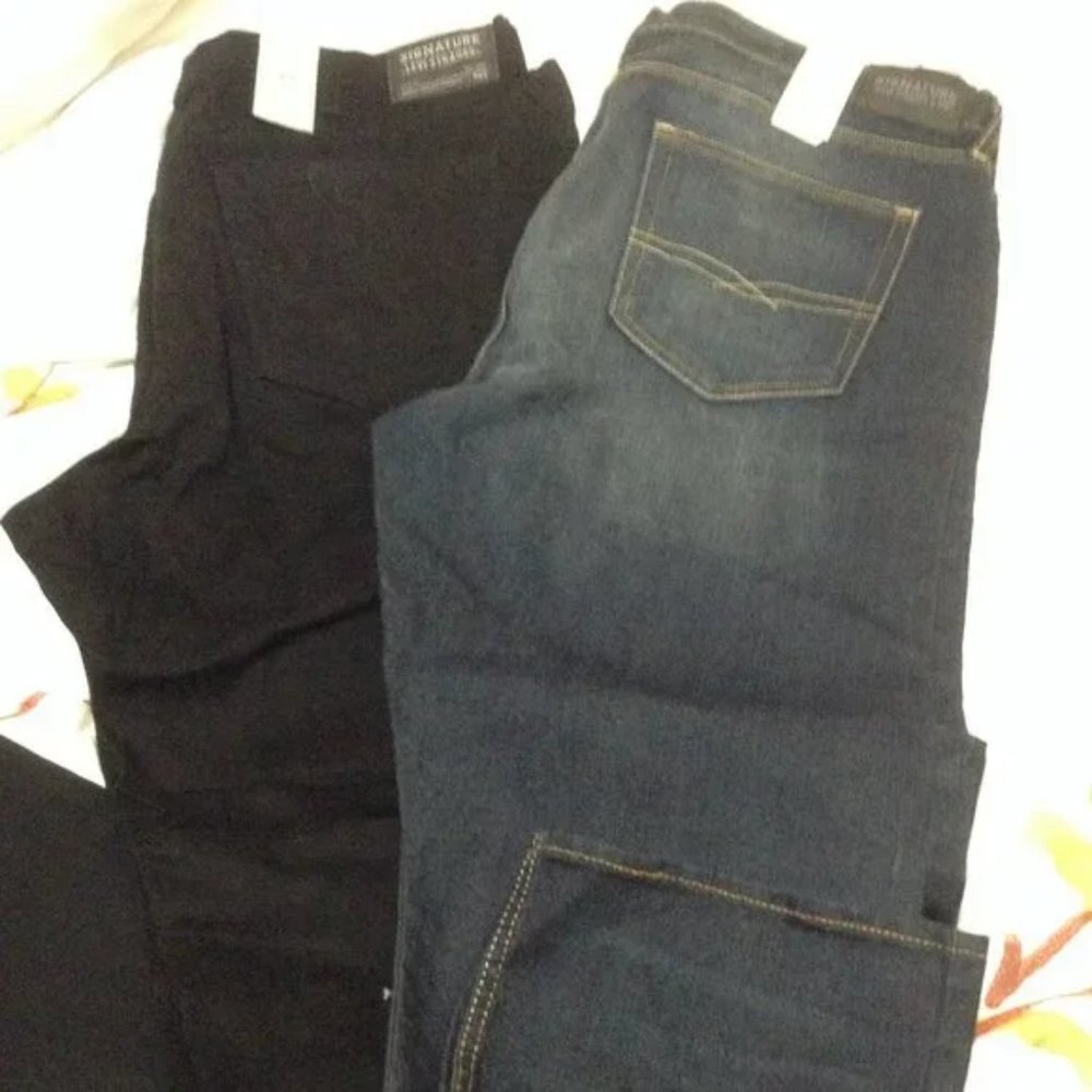 2 pairs Levi's sz42/32 new